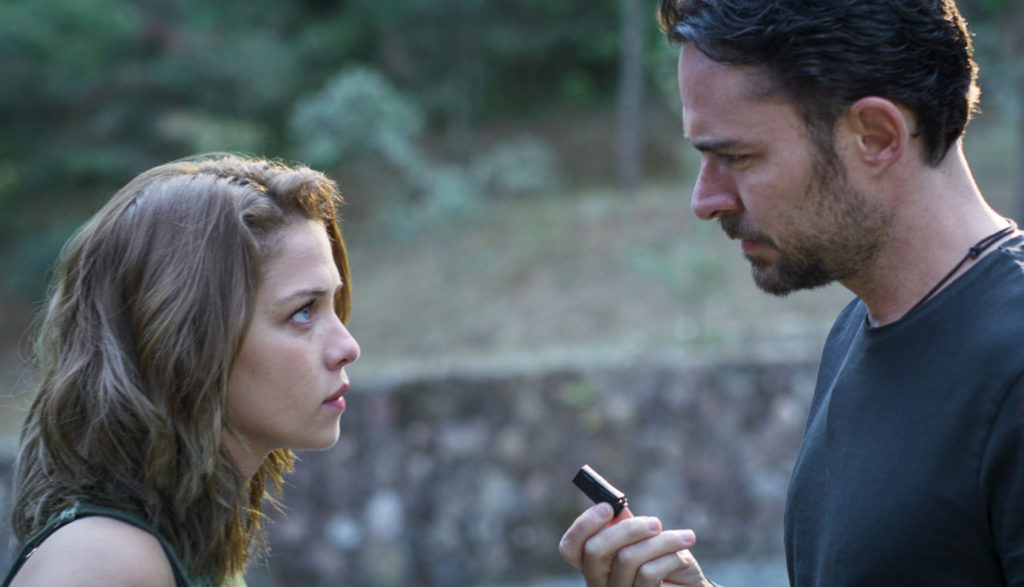 Elisa and Alex in Who Killed Sara